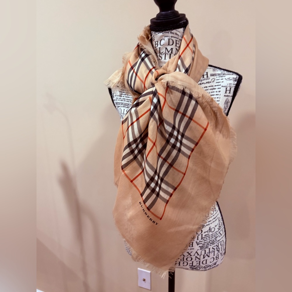 Lightweight Burberry London Check Wool Scarf
